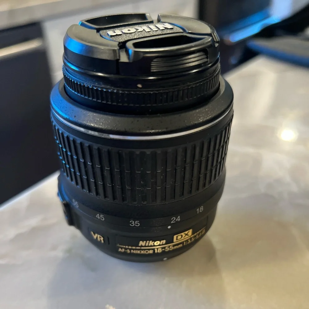 Nixon DX af s nikkor 3.5-5.6g
